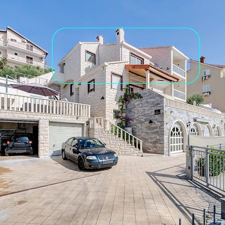 Apartments With Pool Vrdoljak Omis Bagian luar foto