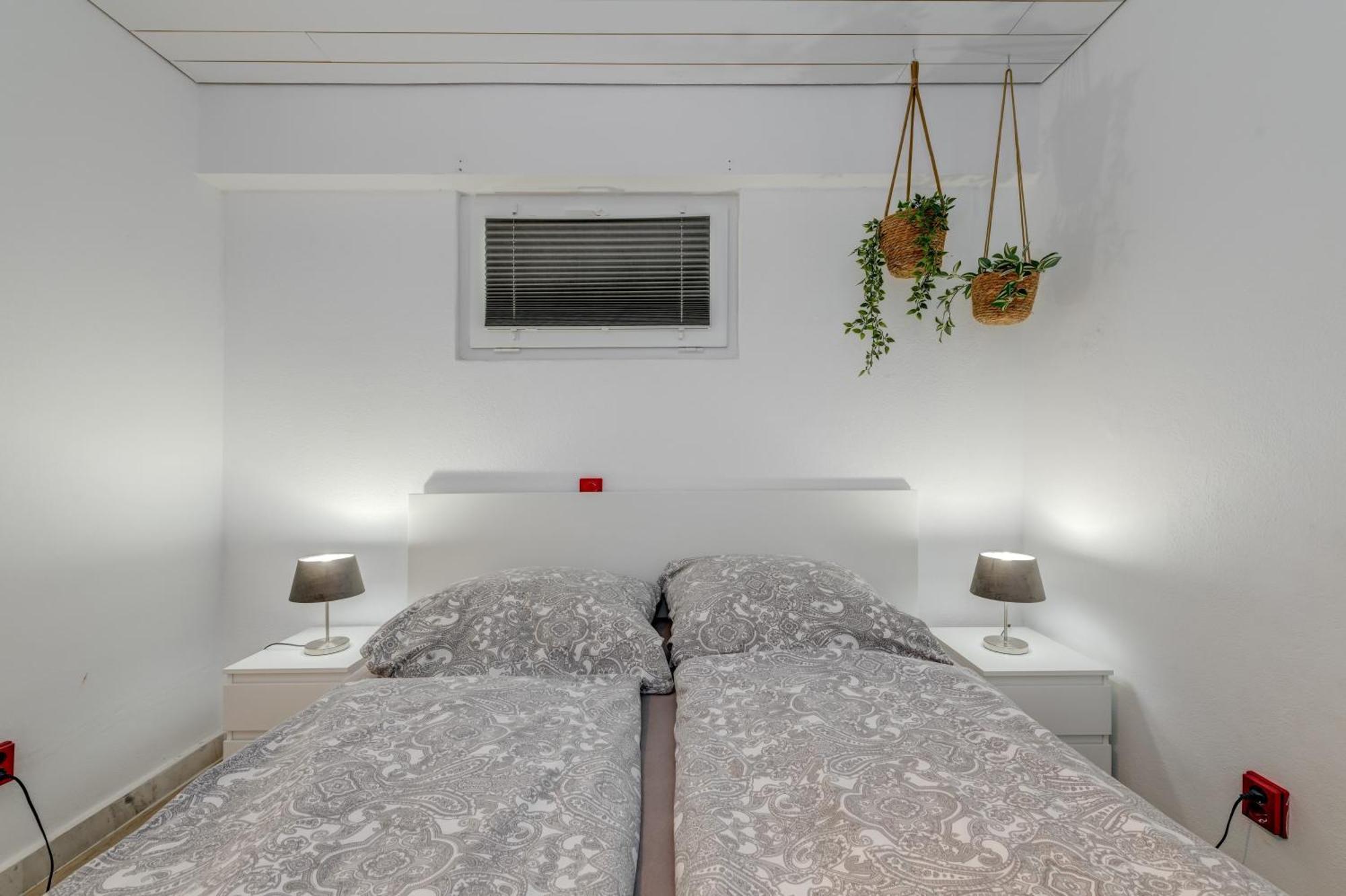 Apartments With Pool Vrdoljak Omis Ruang foto