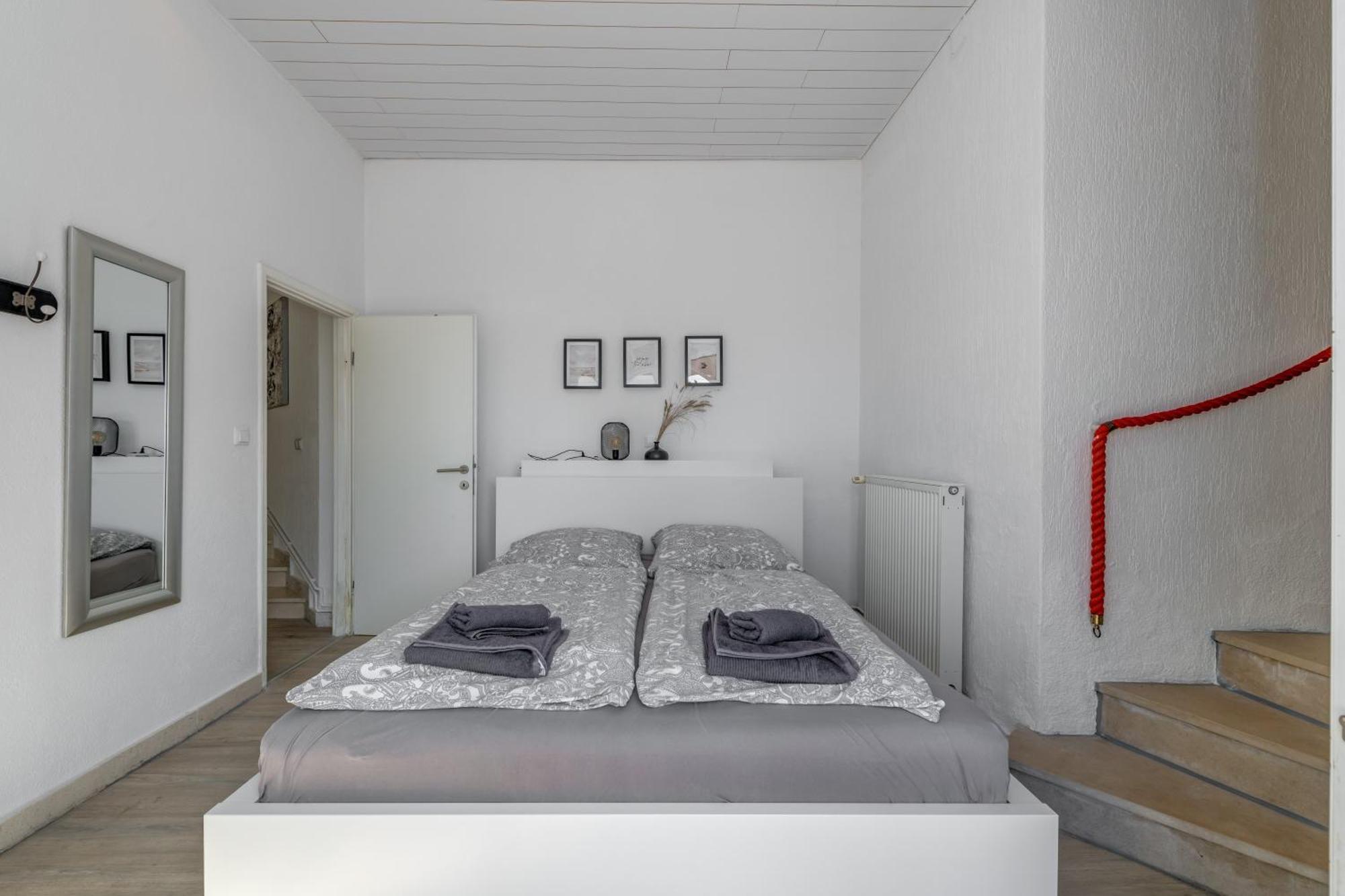 Apartments With Pool Vrdoljak Omis Ruang foto