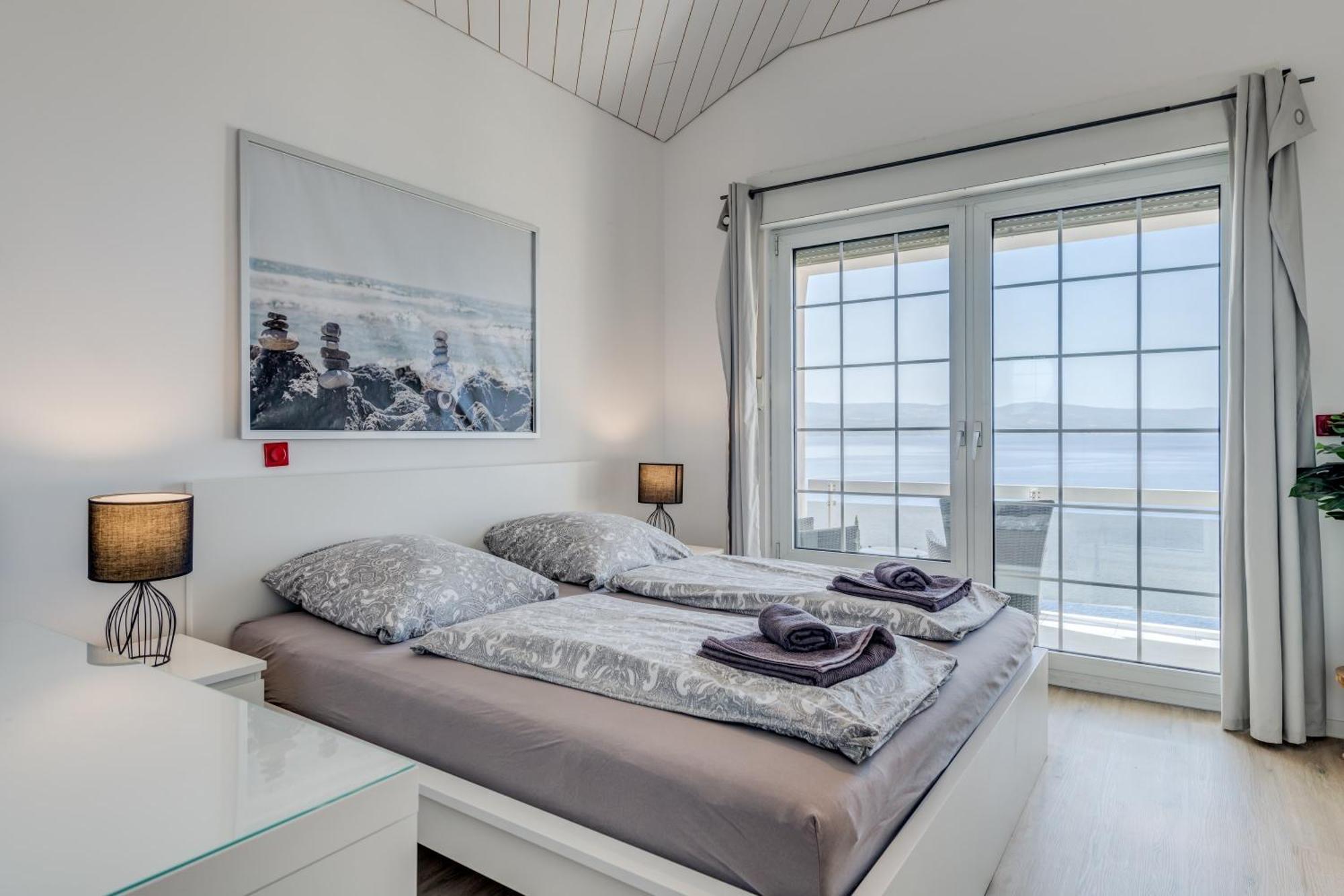 Apartments With Pool Vrdoljak Omis Ruang foto