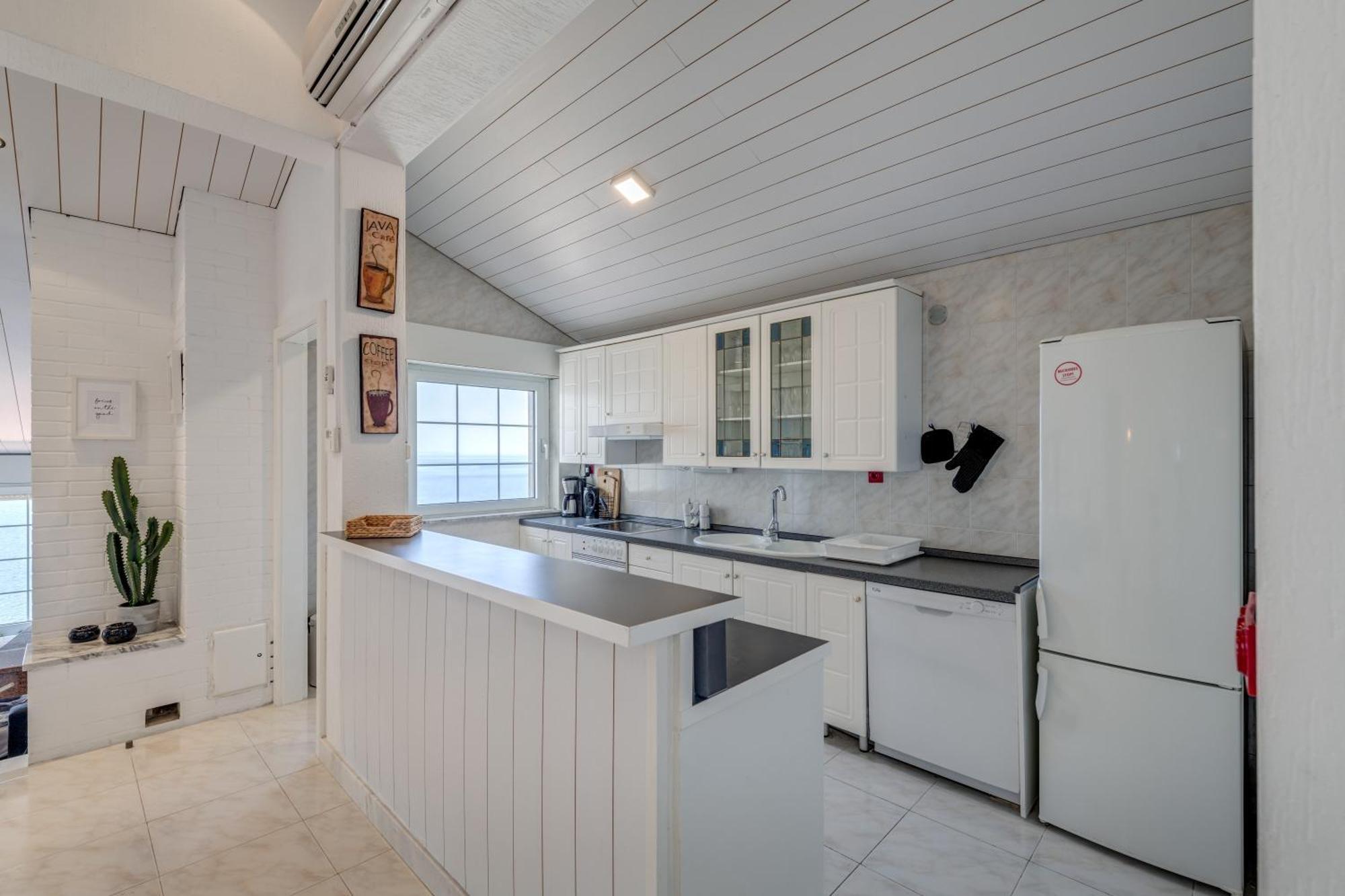 Apartments With Pool Vrdoljak Omis Ruang foto