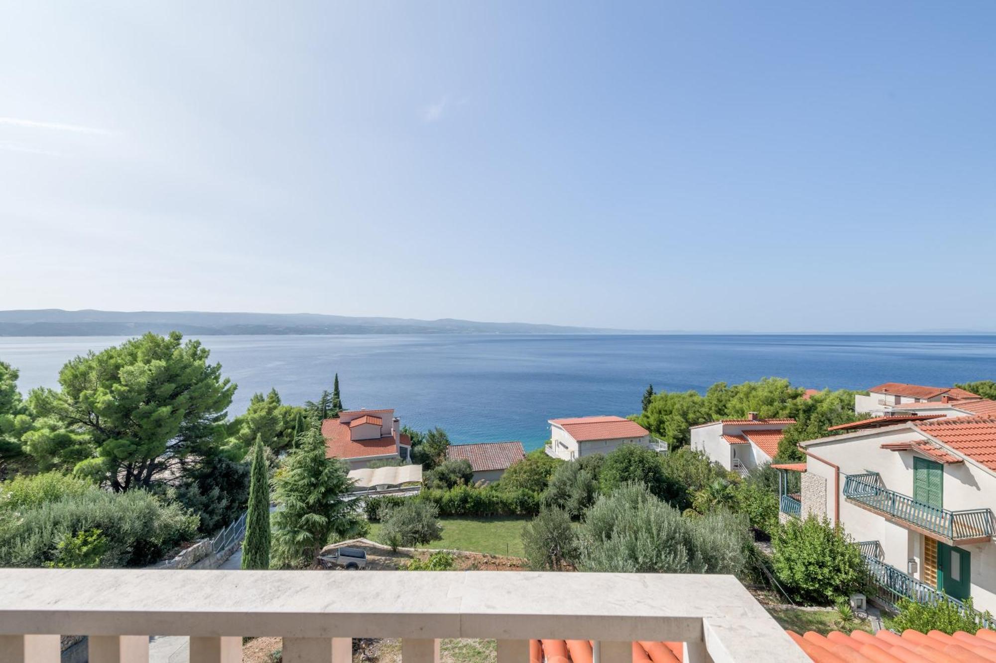Apartments With Pool Vrdoljak Omis Ruang foto